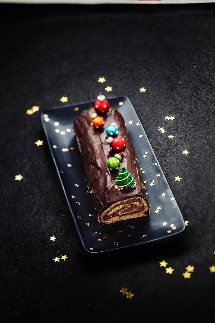 Buche de Noel au chocolat (Weihnachtskuchen mit Schokolade, Frankreich)