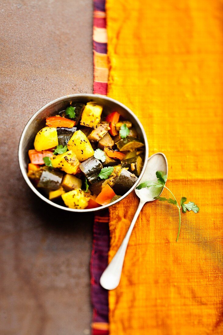 Aloo Began (Kartoffel-Auberginen-Curry, Indien)