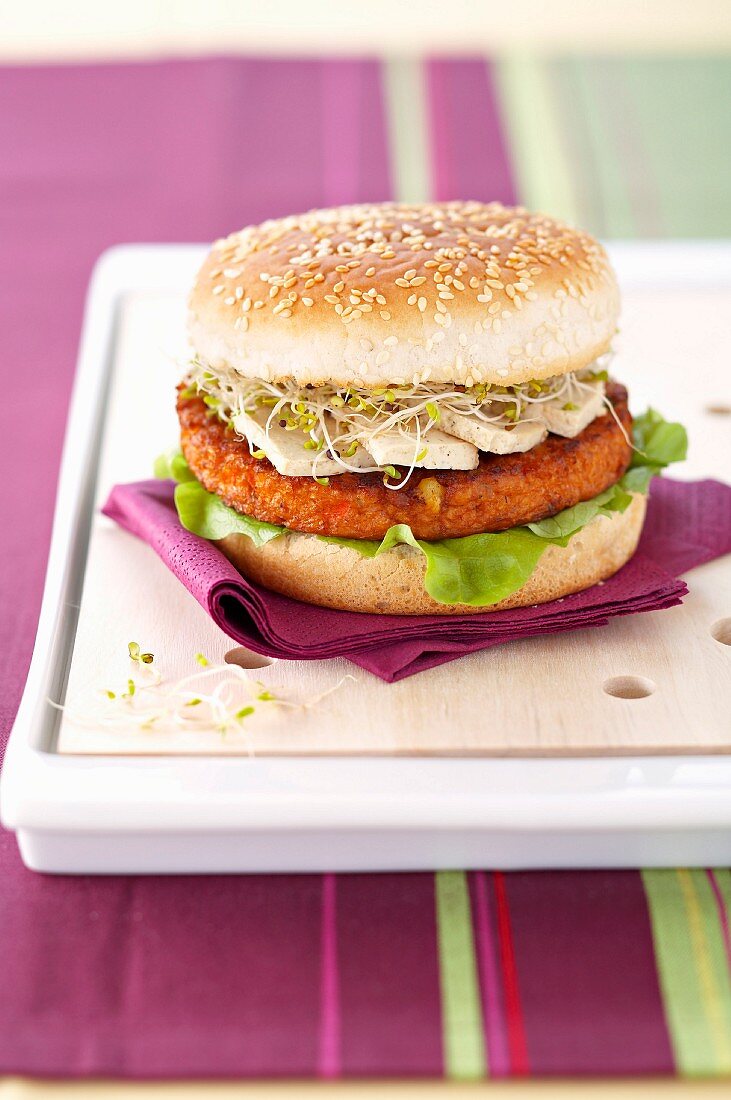 Soya-vegetable steak and tofu burger