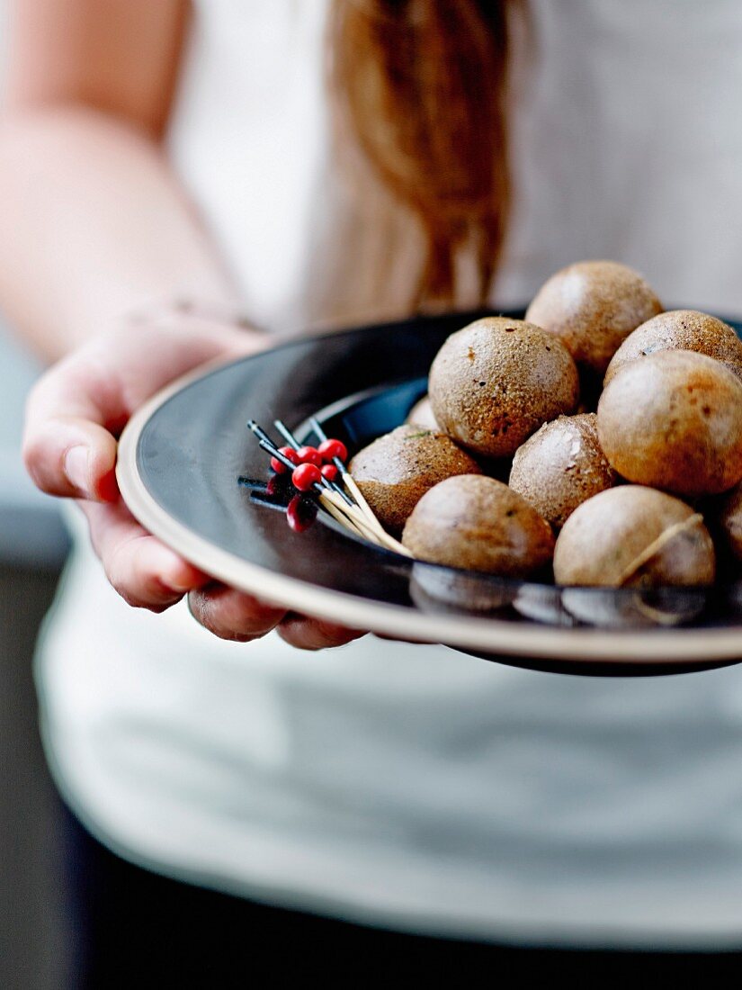 Goat's cheese and chive cake pops