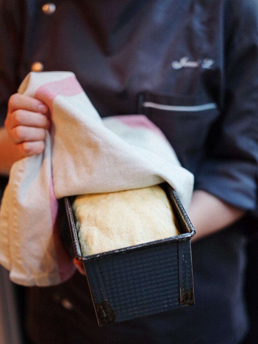 Preparing gluten-free sandwich bread