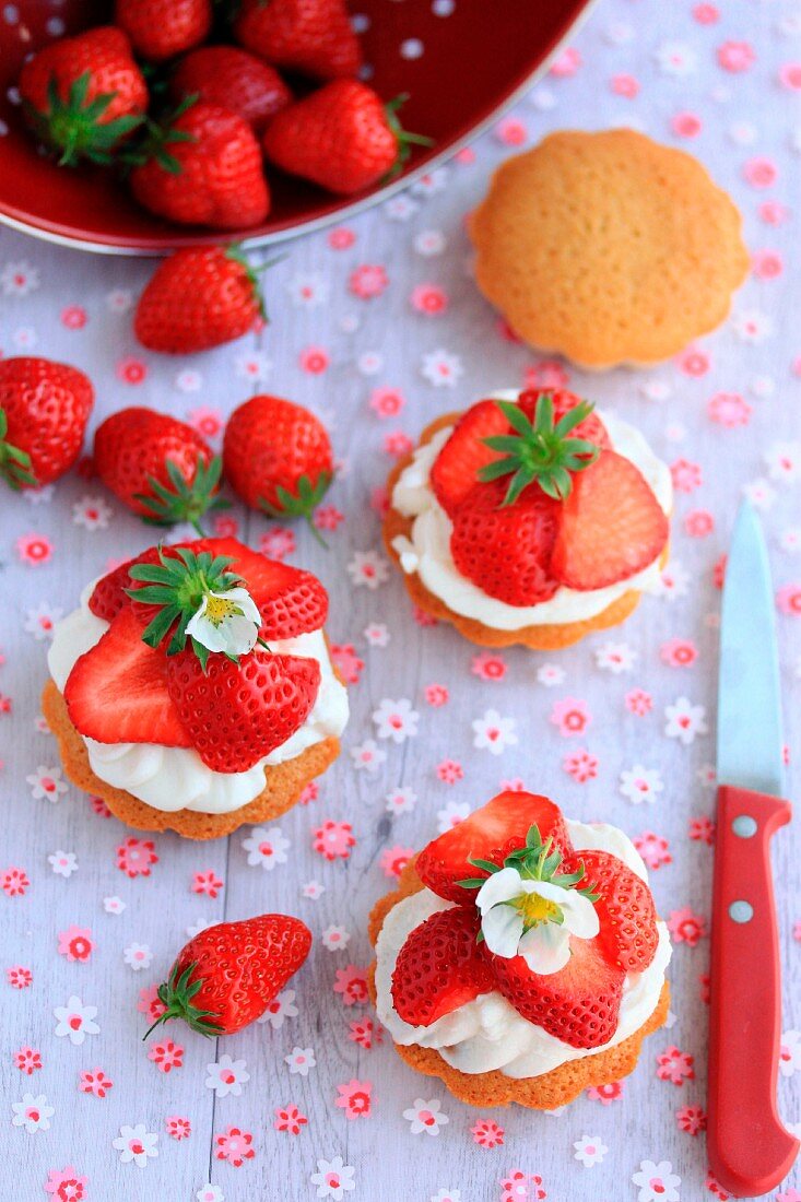 Erdbeer-Sahne-Törtchen