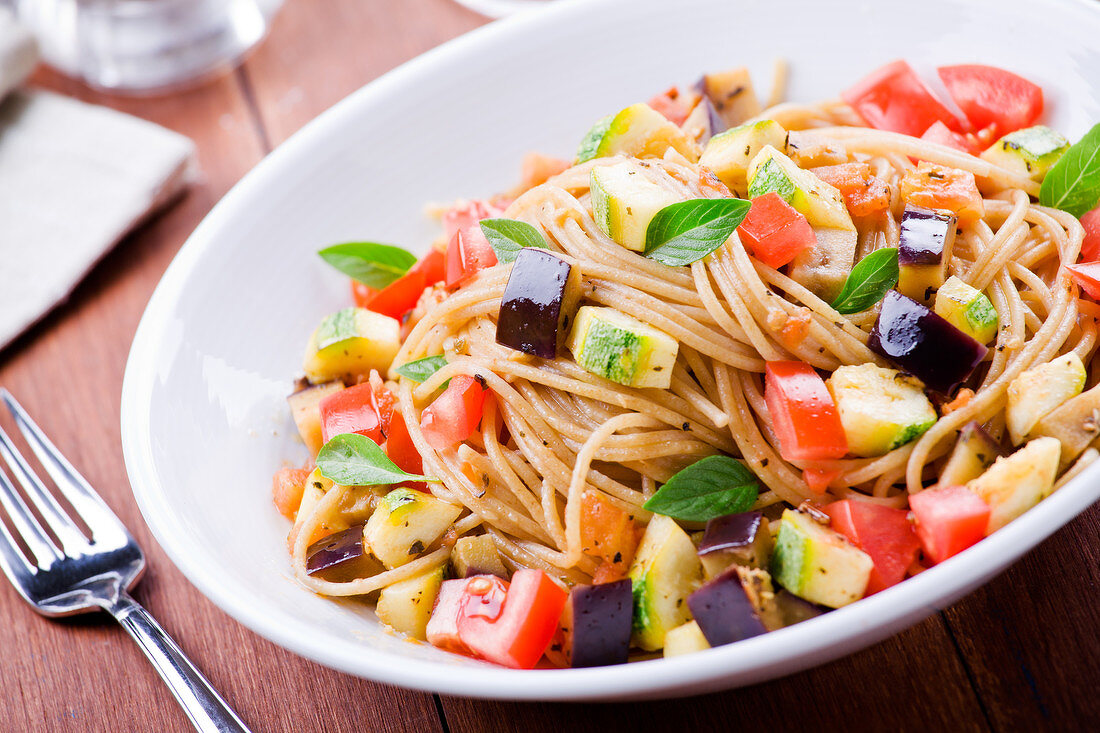 Spaghettis with southern vegetables