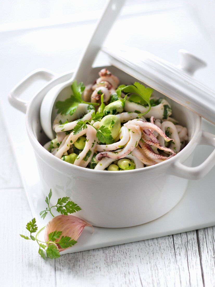 Squid and broad bean casserole