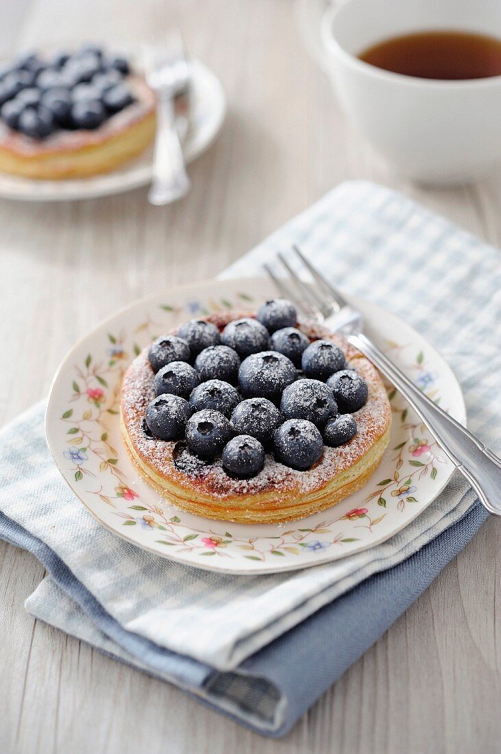 Blueberry puff pastry tartlet
