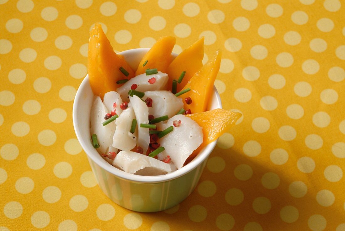 Cod tatar with pink pepper and mango