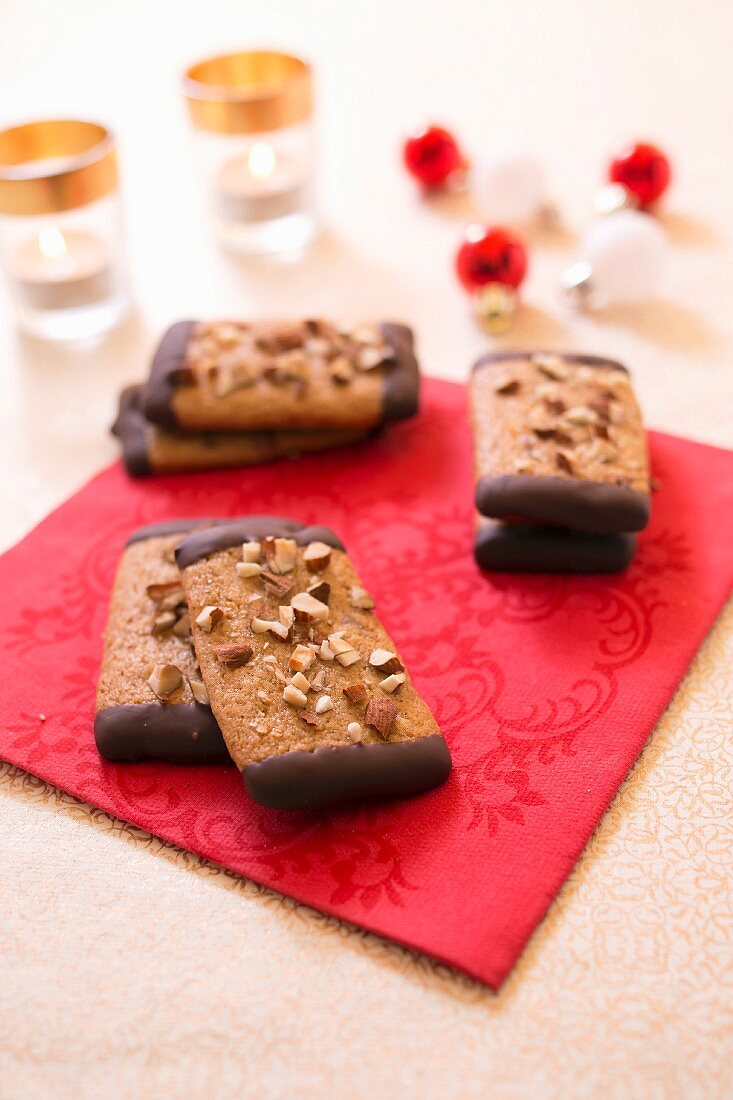 Leckerli-style almond gingerbread shortbreads