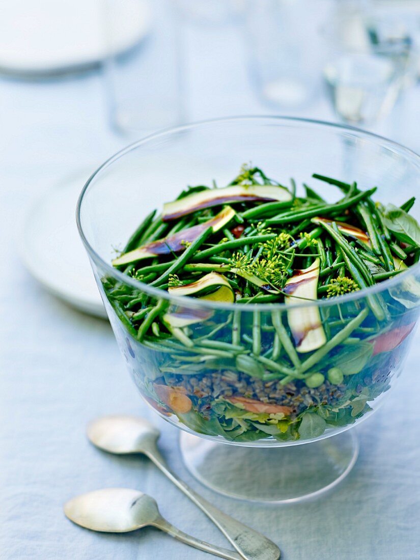 Grüner Bohnensalat mit Keimlingen
