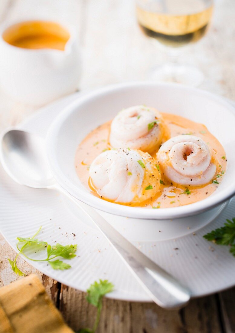 Kürbiscremesuppe mit Seezungenröllchen