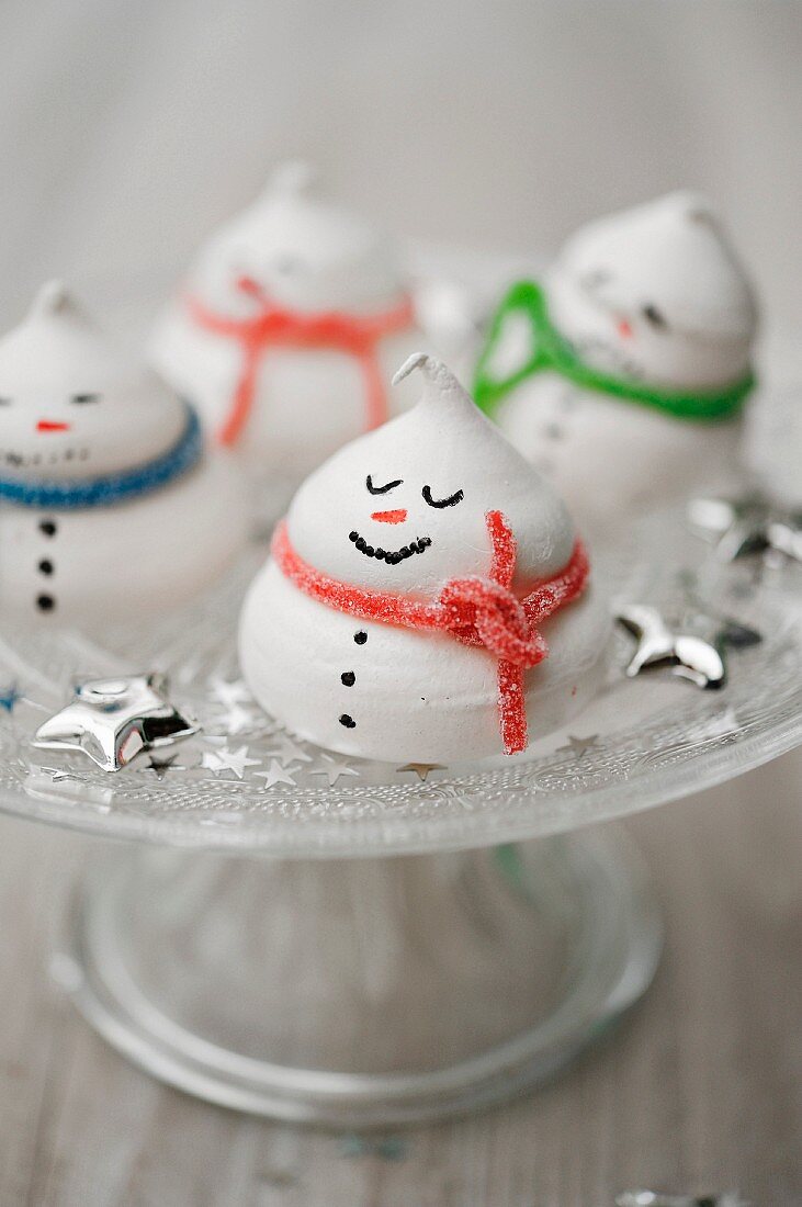 Snowmen meringues