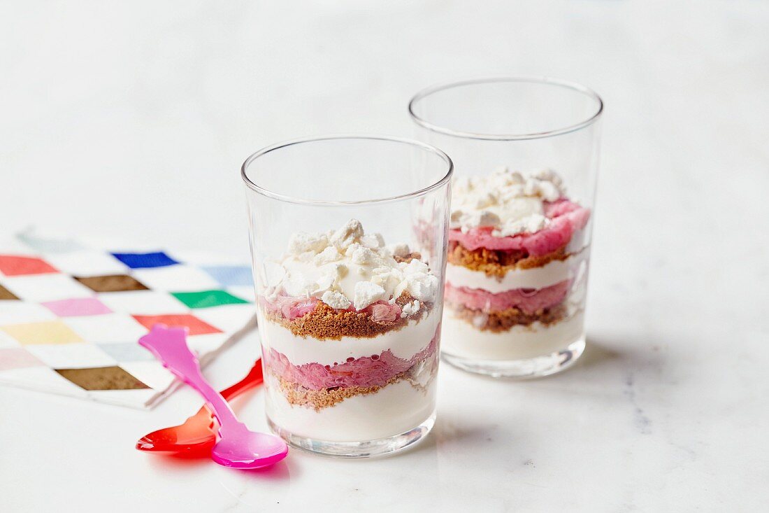 Rhubarb,lemon and speculos ginger biscuit cheesecakes
