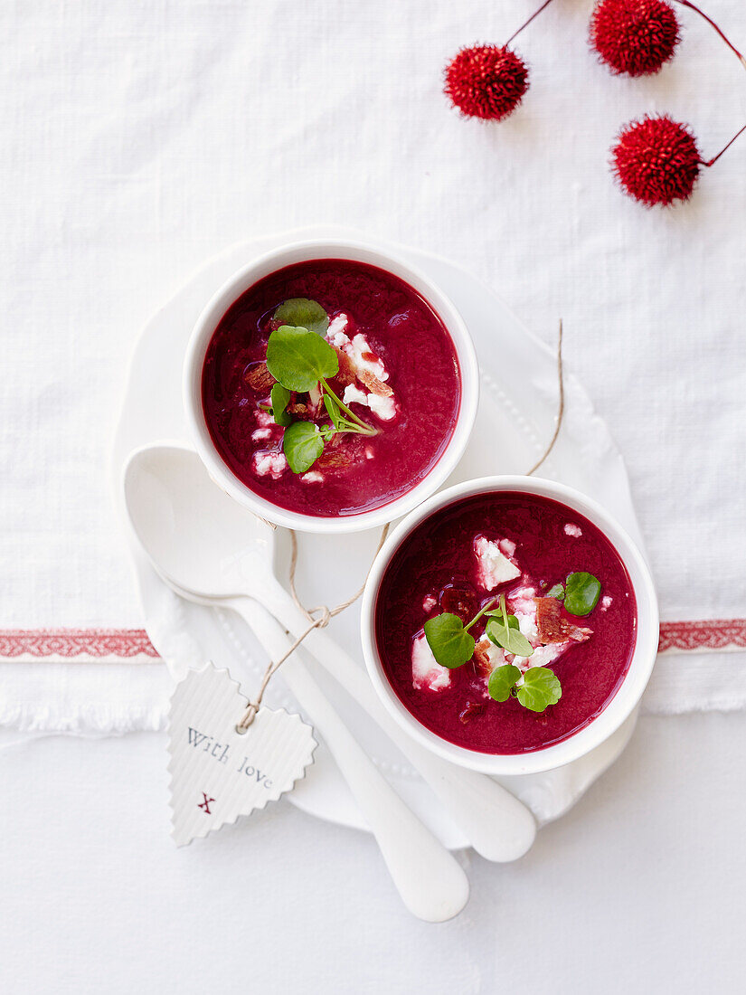 Rote-Bete-Suppe mit Feta