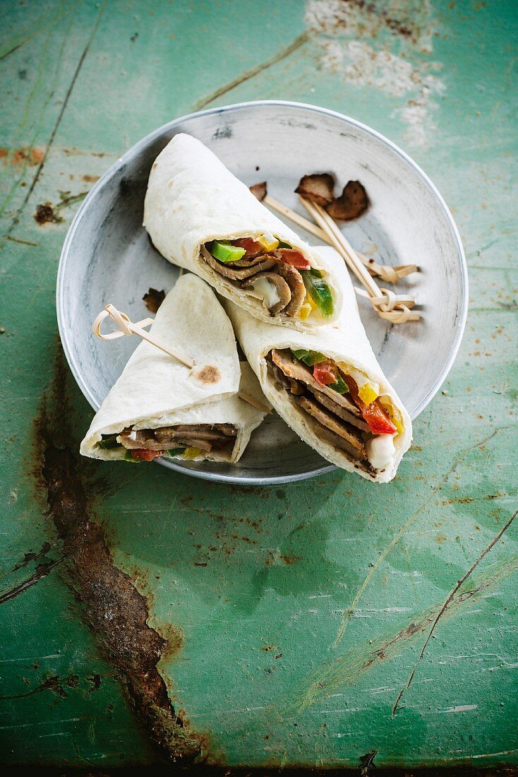 Meat and vegetable wraps
