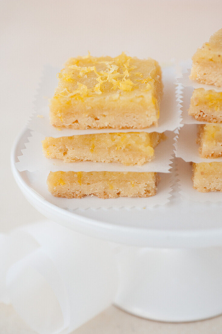 Lemon curd slices