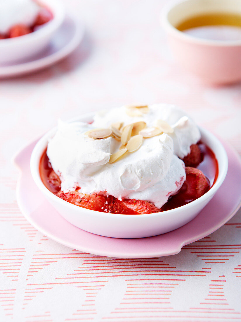 Strawberry compote with vanilla meringue and almonds