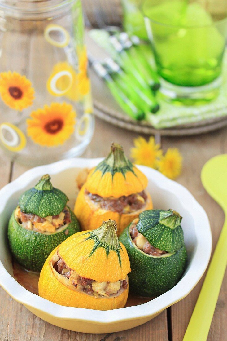 Stuffed round courgettes
