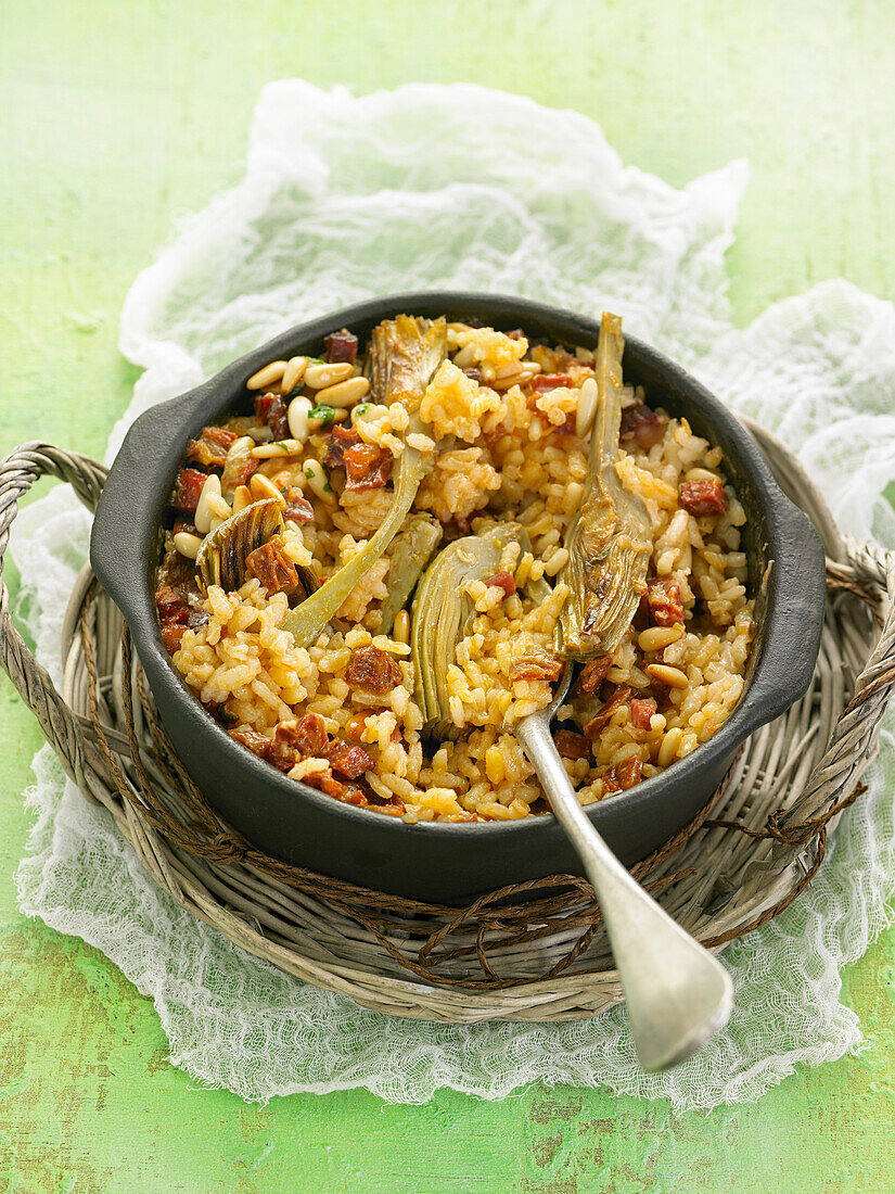 Baked rice with artichokes