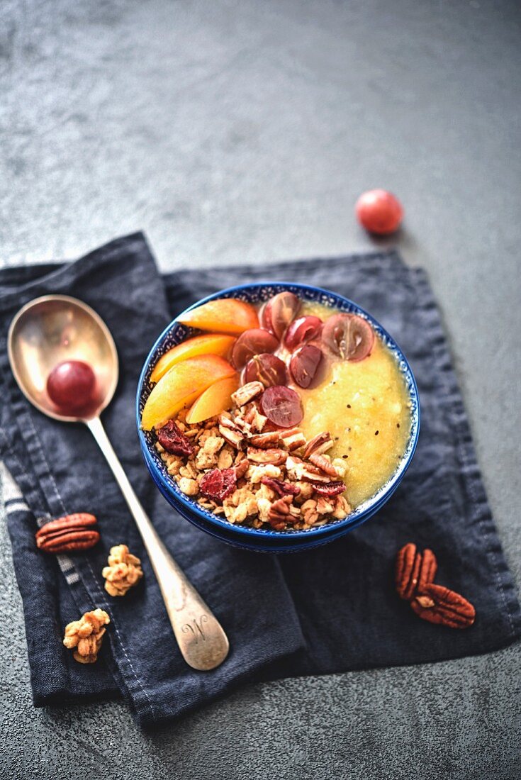 Autumn smoothie bowl