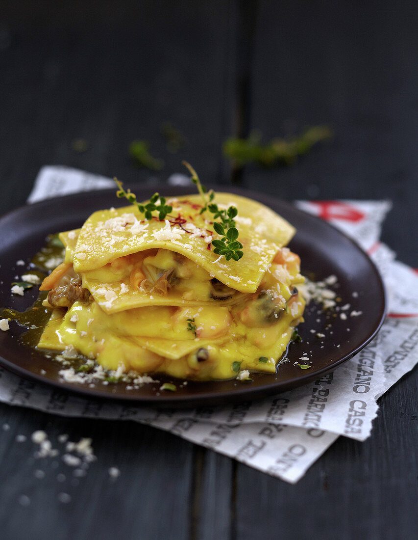 Eine Portion Muschel-Lasagne