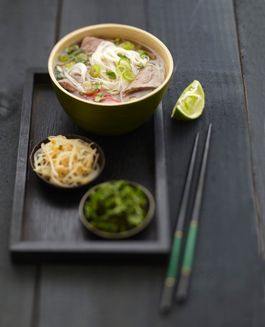 Phô-bô beef soup