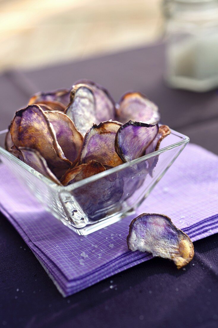 Purple potato crisp flowers