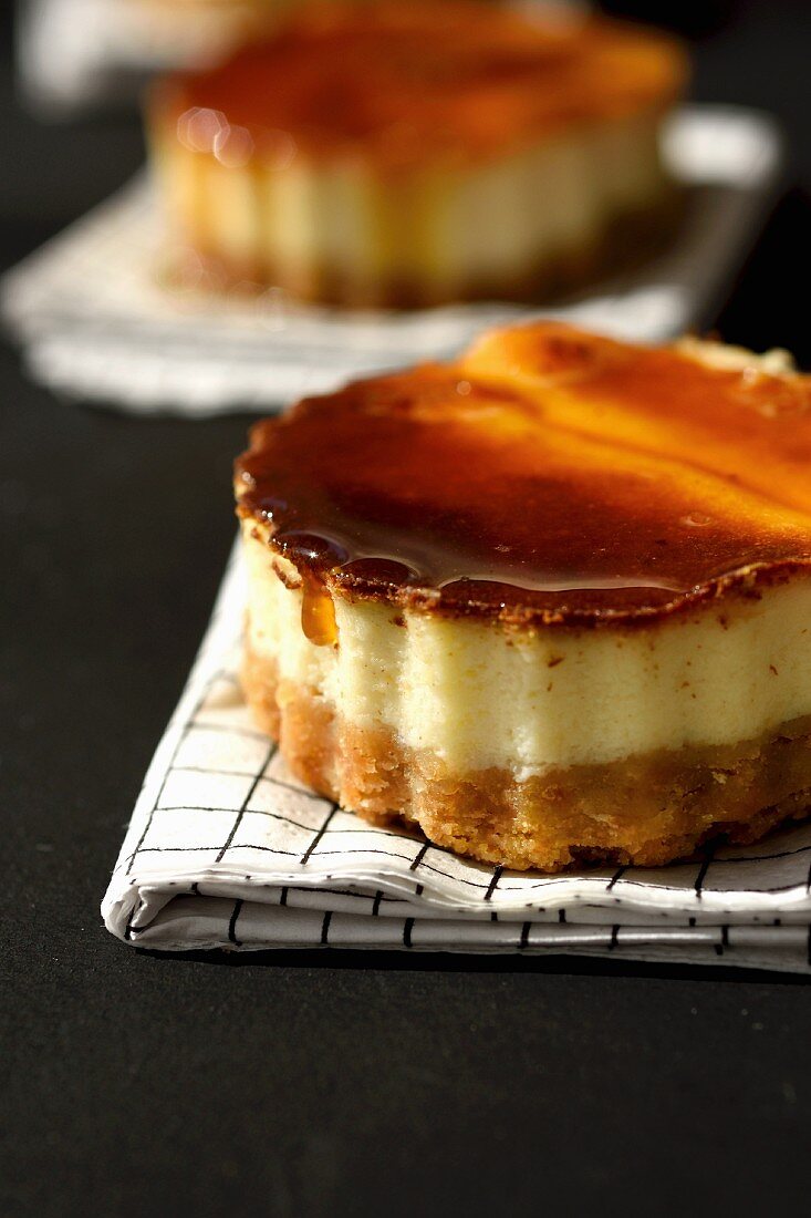 Caramel cream-style cheesecake