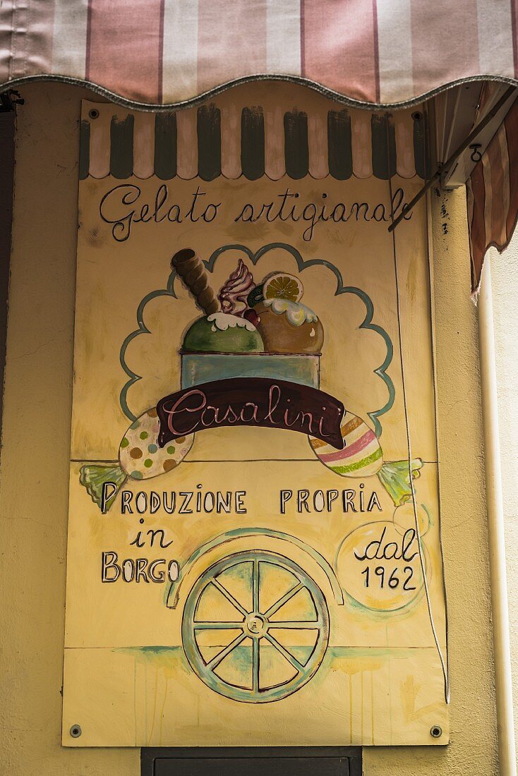 Artisanal ice cream shop sign in Italian