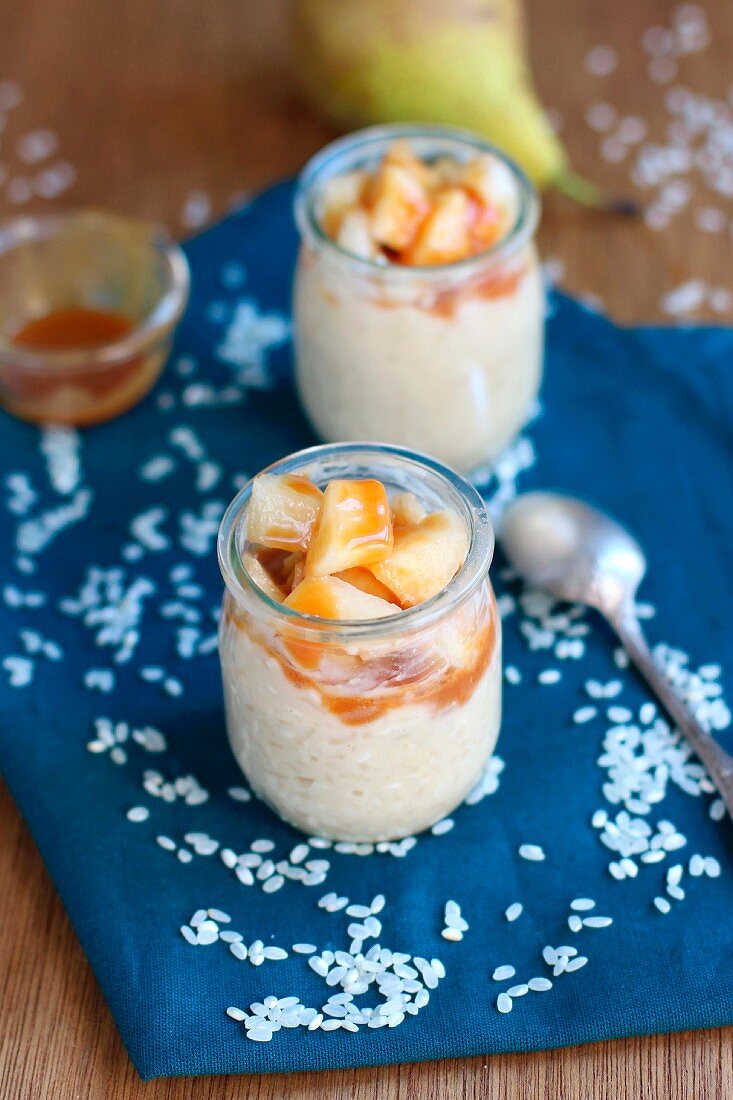 Rice pudding with pears and toffee sauce