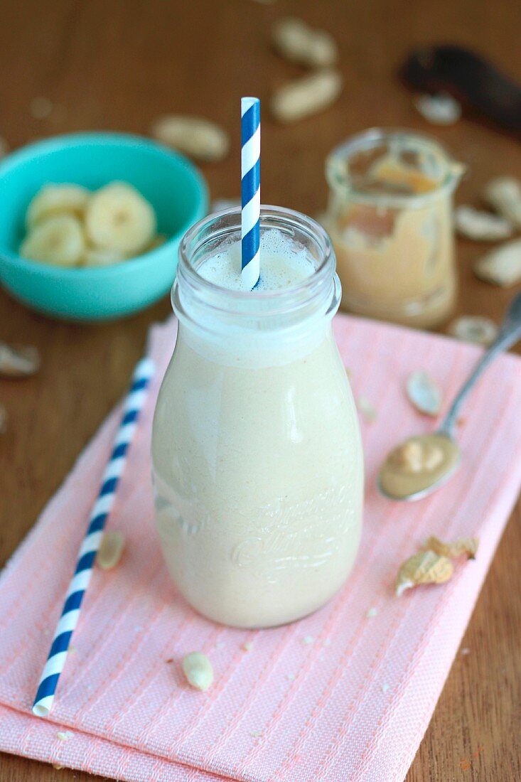 Banana and peanut smoothie