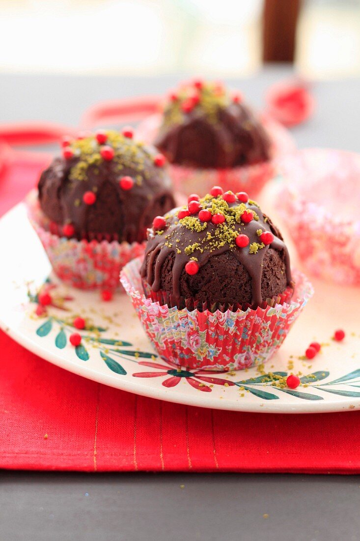 Chocolate-pistachio muffin
