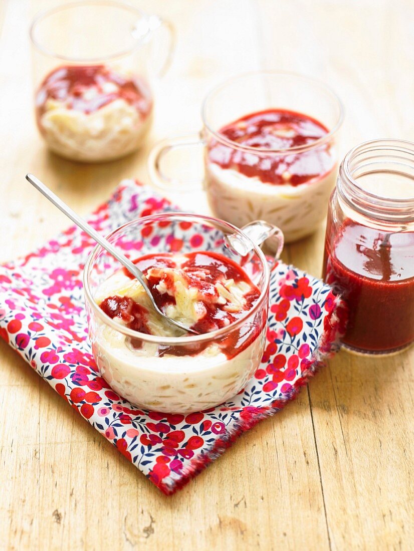 Vanilla rice pudding with summer fruit coulis