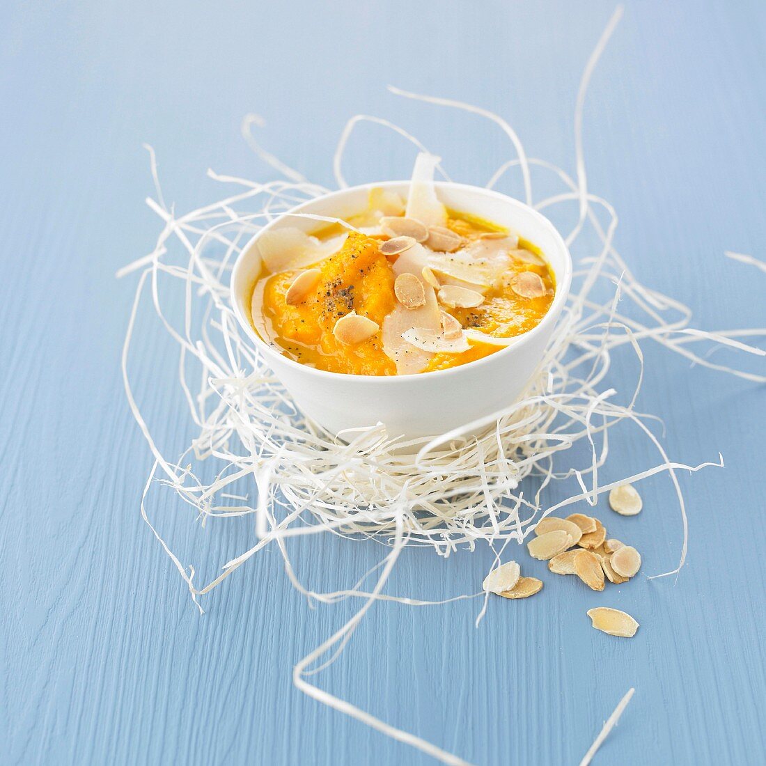 Mashed carrots with thinly sliced almonds