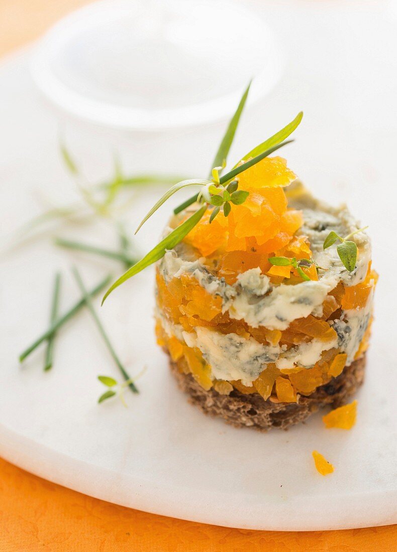 Dried apricot tartare with blue cheese and Scandinavian bread