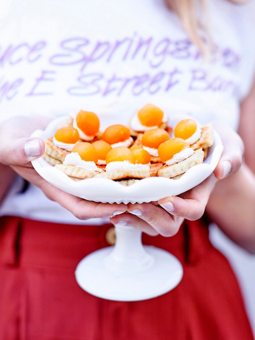 Glutenfreie Butterkekse mit Mascarpone und Melonenbällchen