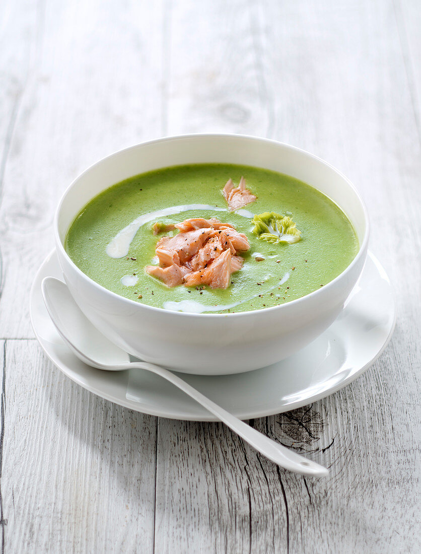 Cream of lettuce soup with flaked salmon