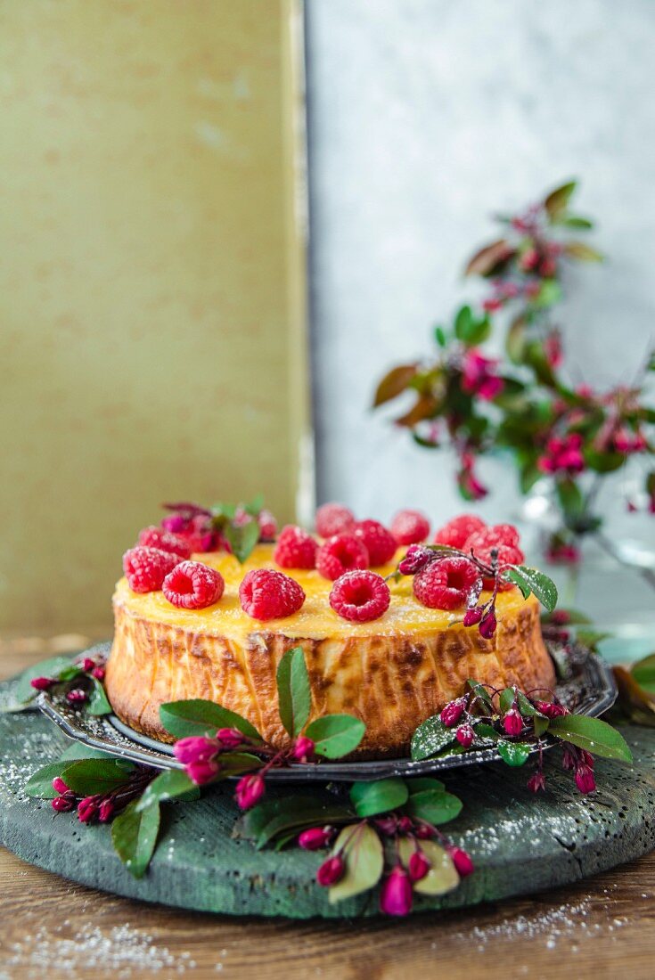 Käsekuchen mit Himbeeren und Lemon Curd