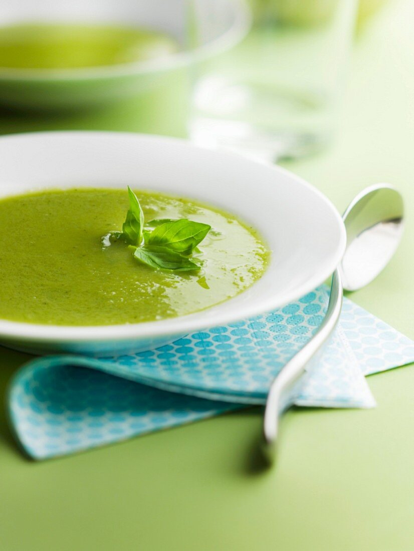 Cream of courgette and basil soup