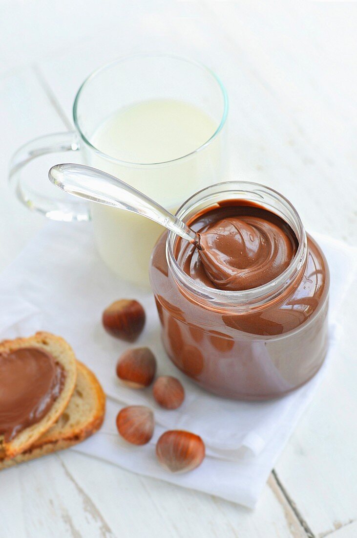 Homemade chocolate-hazelnut spread