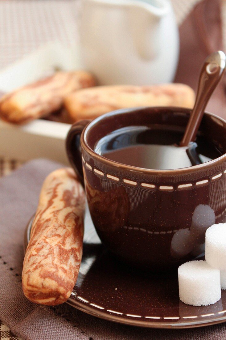 Krampusküchlein und Tasse Kaffee