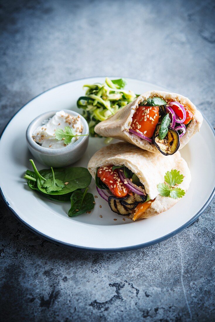 Grilled vegetable pitta