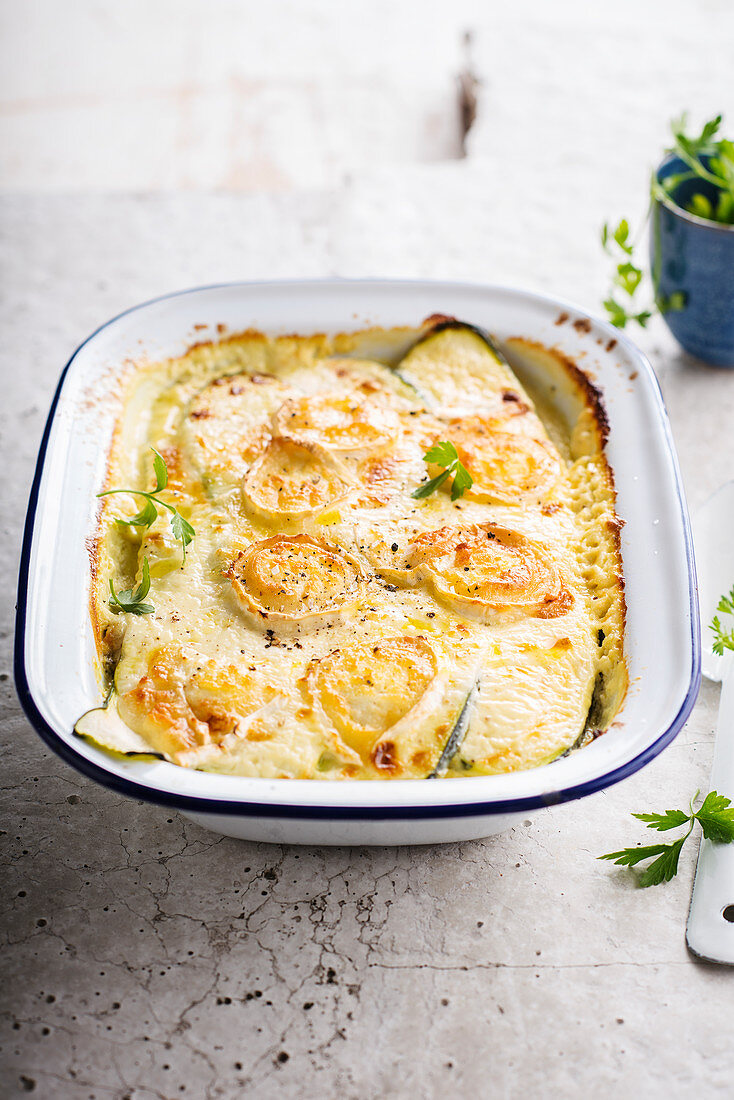 Bobotie revisited mit Zucchini und Ziegenkäse.