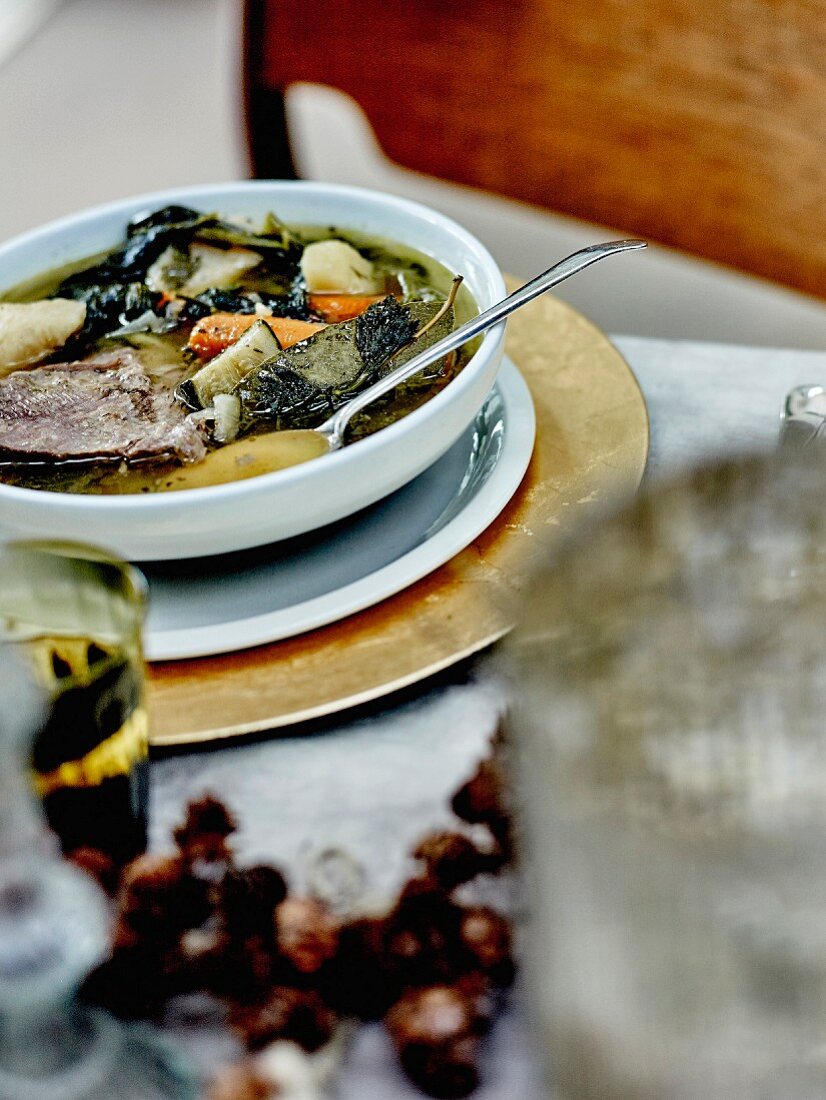 Pot au Feu (Eintopf mit Rindfleisch und Gemüse, Frankreich)