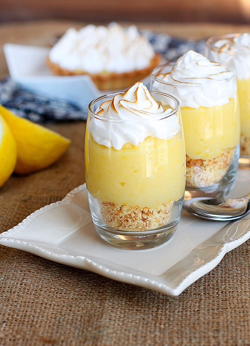 Lemon meringue pie-style pudding