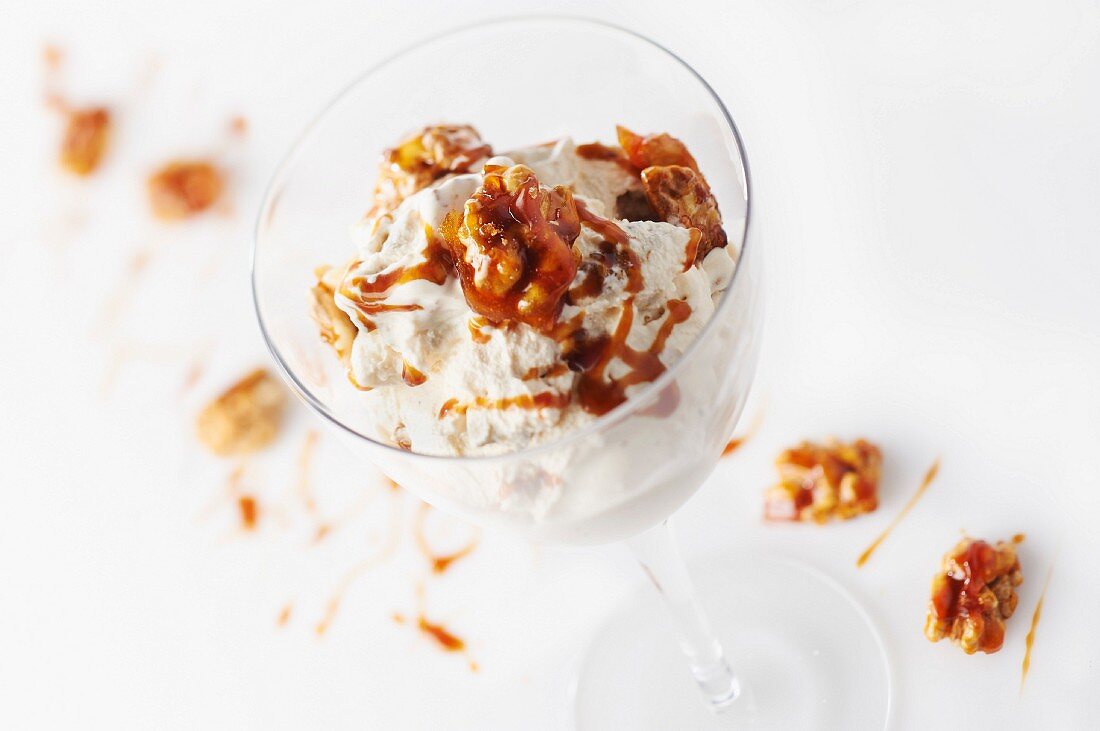 Ginger ice cream with caramelized walnuts