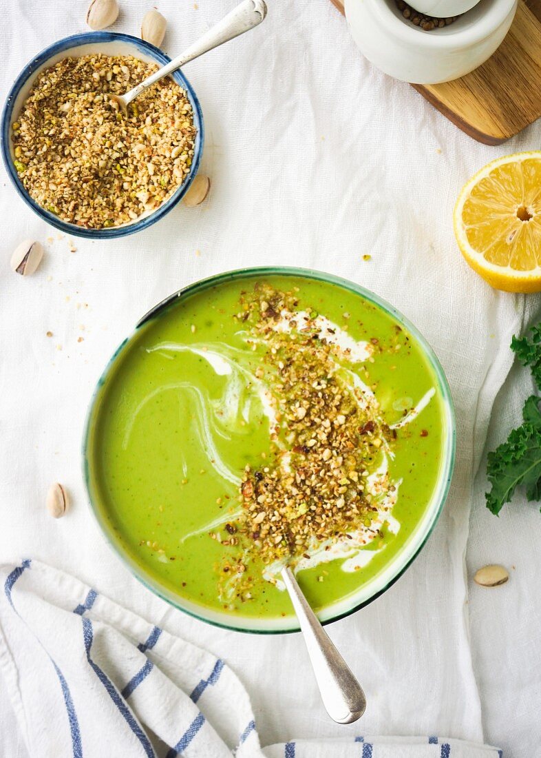 Kale cabbage soup with lemon and seeds