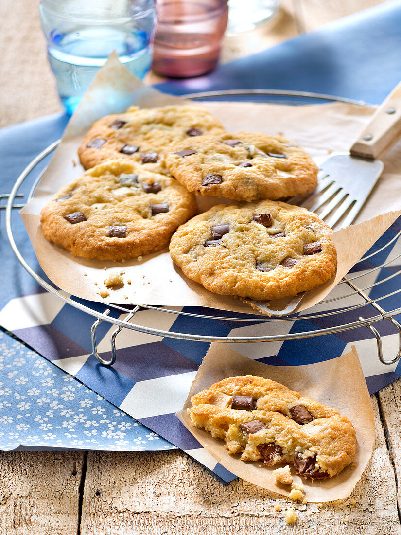 Maizena-Cookies mit dreierlei Schokolade