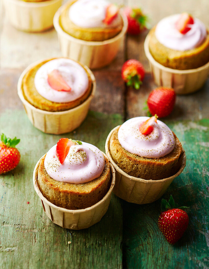 Matcha-strawberry cupcakes