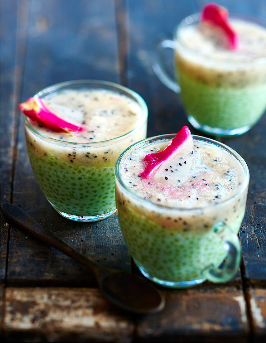 Japanese pearls with coconut milk and pitahaya