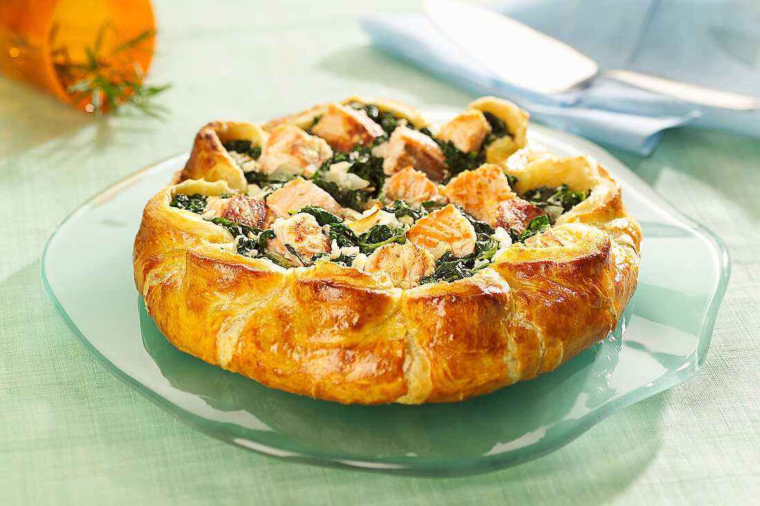 Salmon and spinach pie