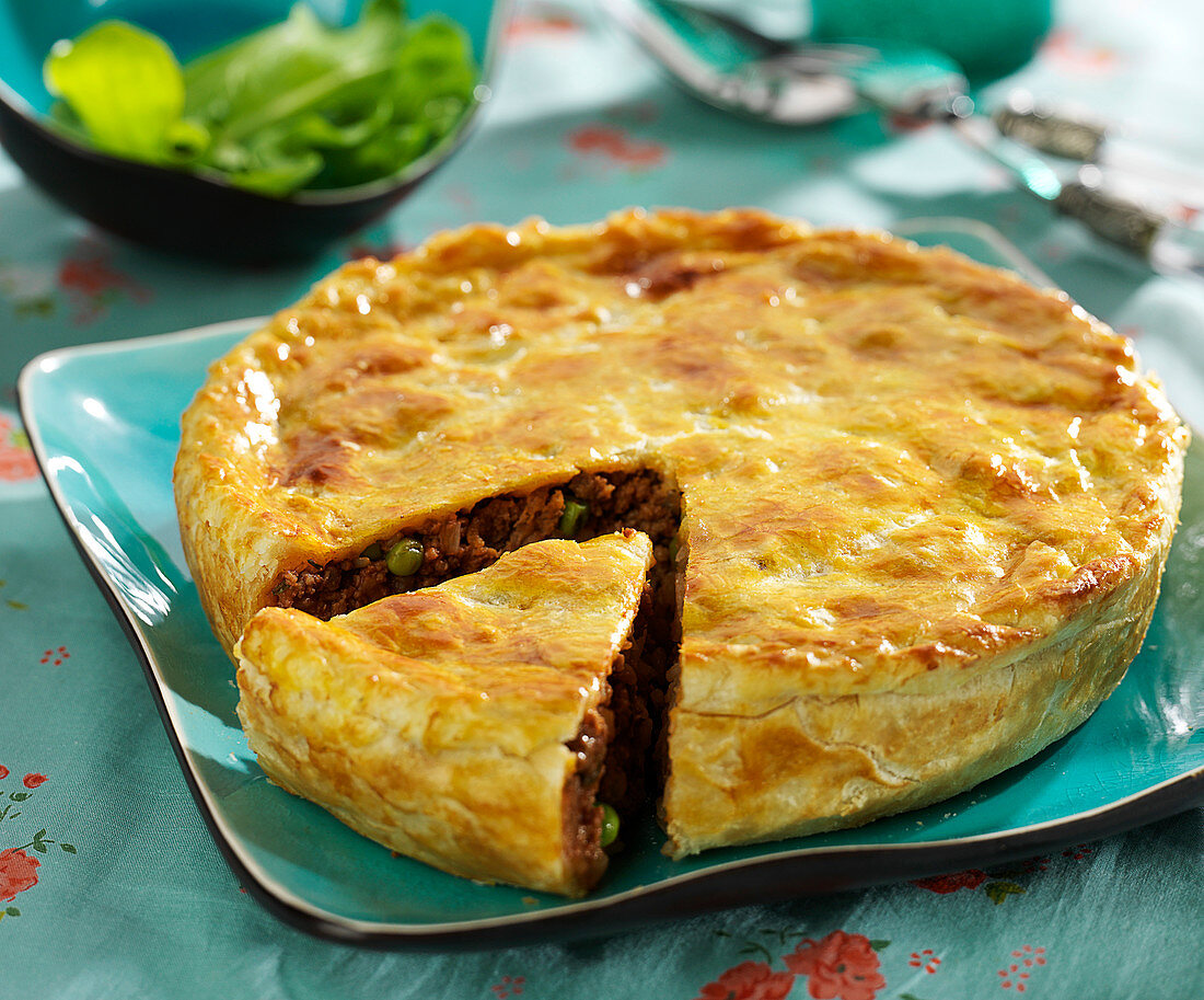 Ground beef and pea pie